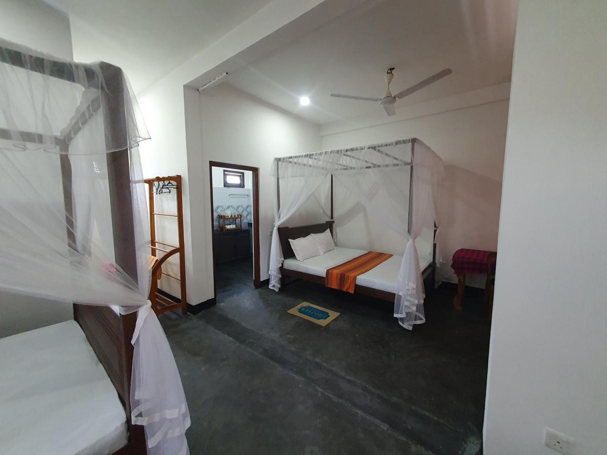 Sayura Beach Hotel Mirissa Exterior photo